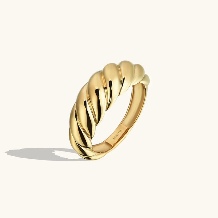 Elegant white gold ring with refined waves