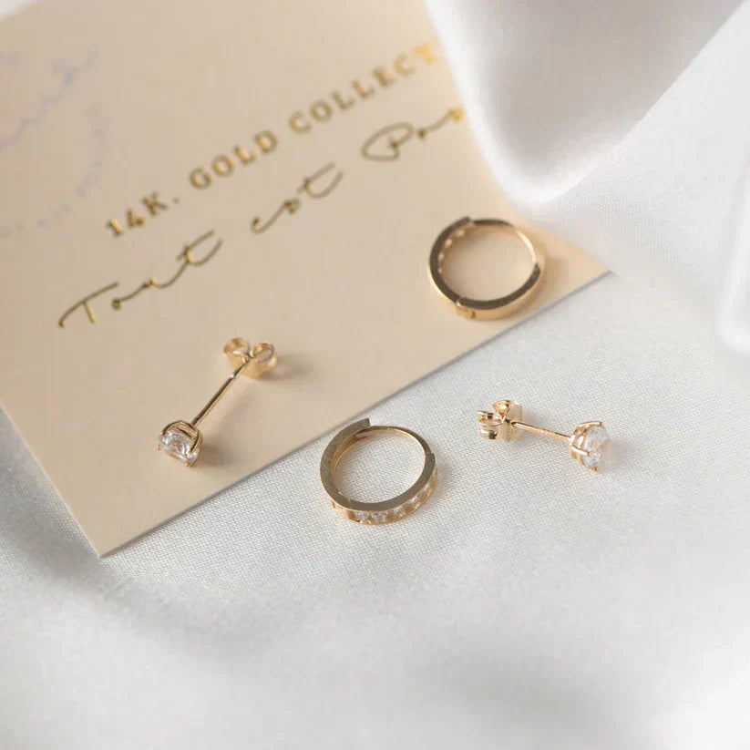 Gold earrings set