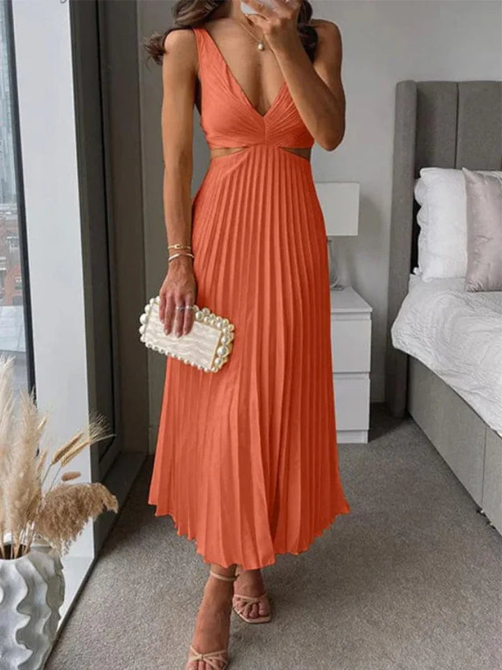 Elegant Sleeveless Dress with Open Back – Graceful Sophistication for Warm-Weather Occasions