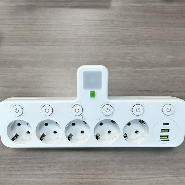 Power Strip with USB and Switches | Multi-Outlet Surge Protector 2500 W