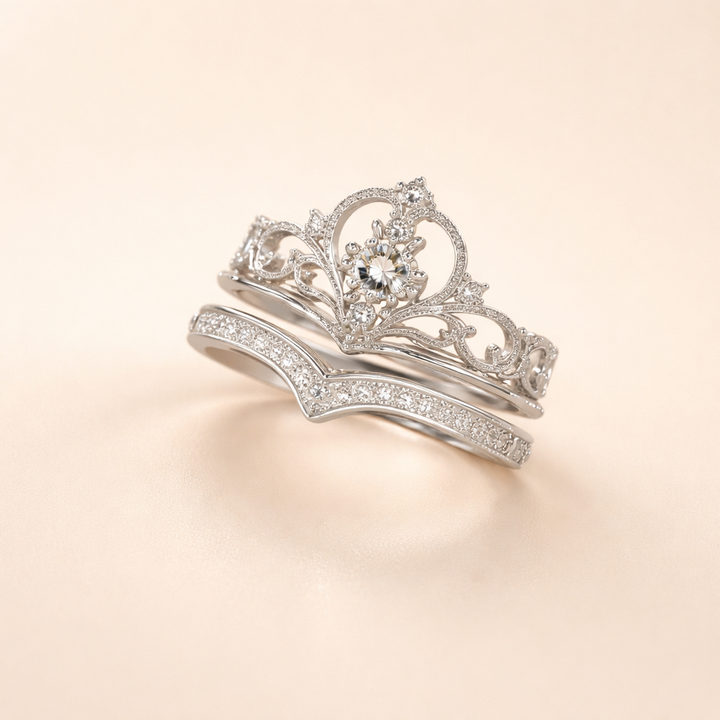 Elegant silver ring set with shiny crown