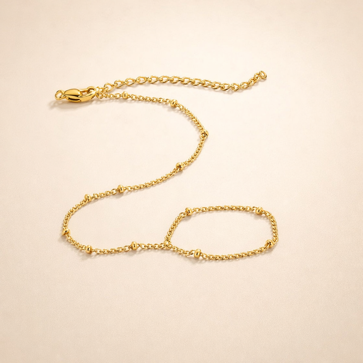 Elegant Gold Bracelet with Refined Details