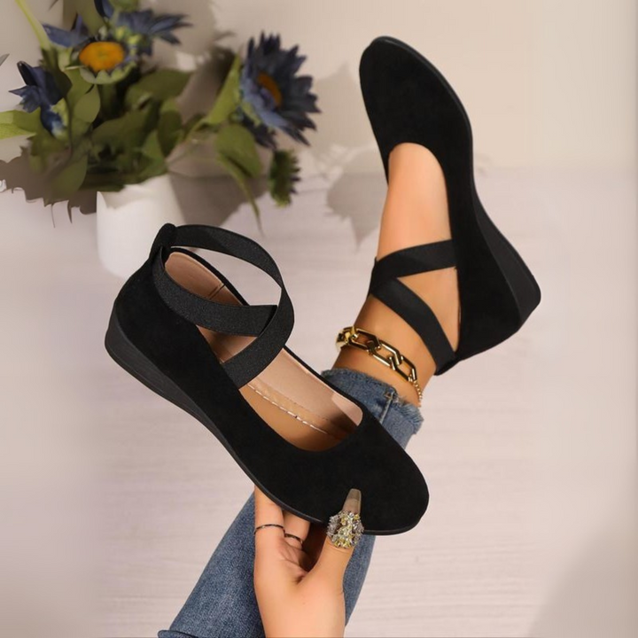 Women's Closed Wedge Ballet Flats – Comfortable Fit with Raised Heel for Everyday Wear