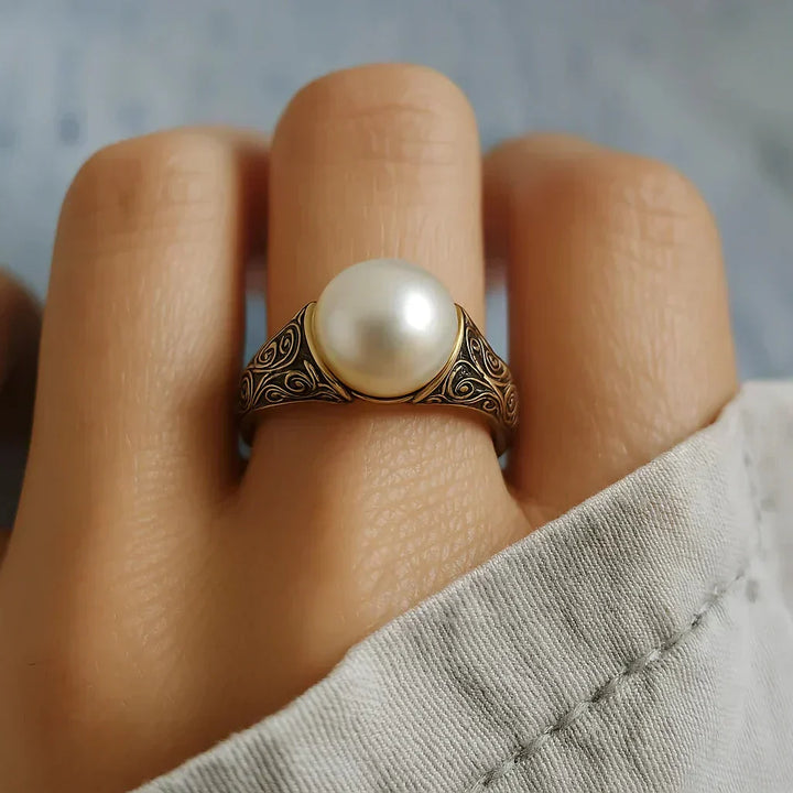 Retro Silver Ring with Refined Details