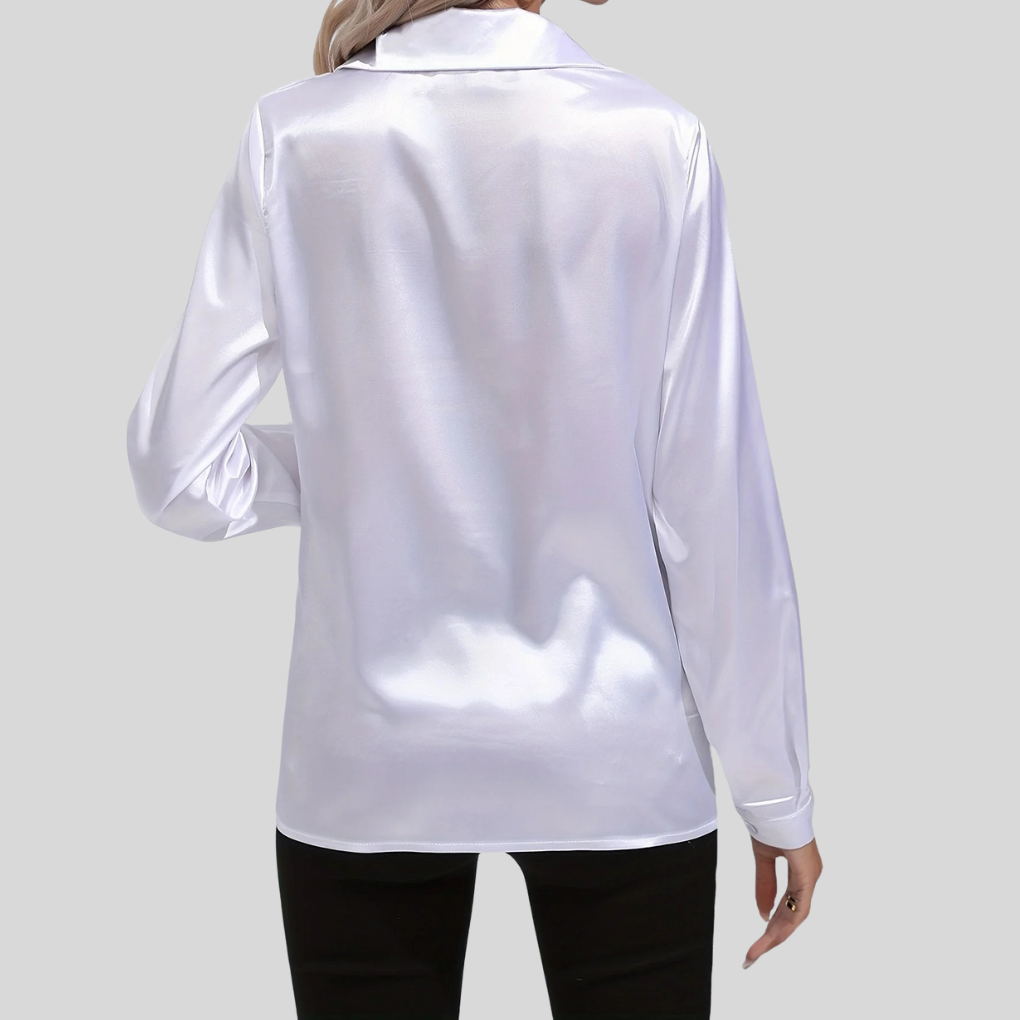 Women’s Elegant Blouse – Subtle Style