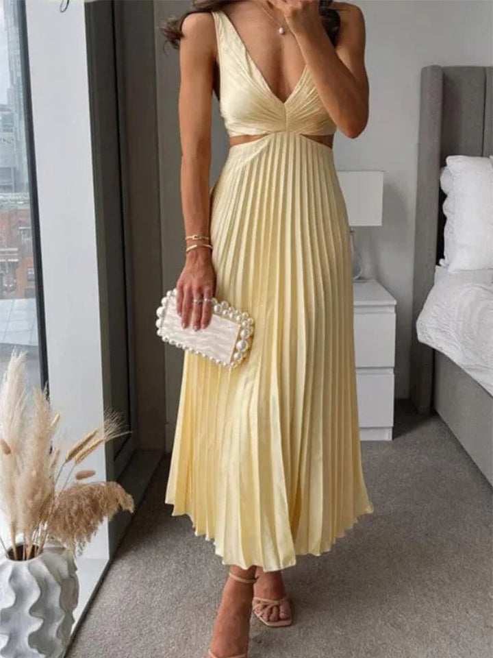 Elegant Sleeveless Dress with Open Back – Graceful Sophistication for Warm-Weather Occasions