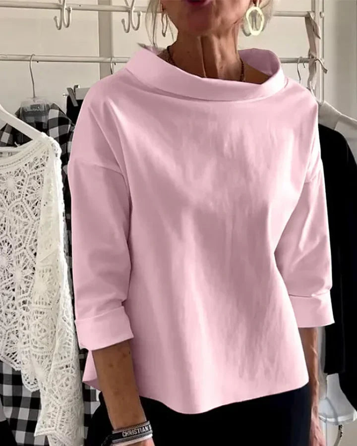 Casual Top with Wide Lapels and Half Turtleneck for a Stylish Look