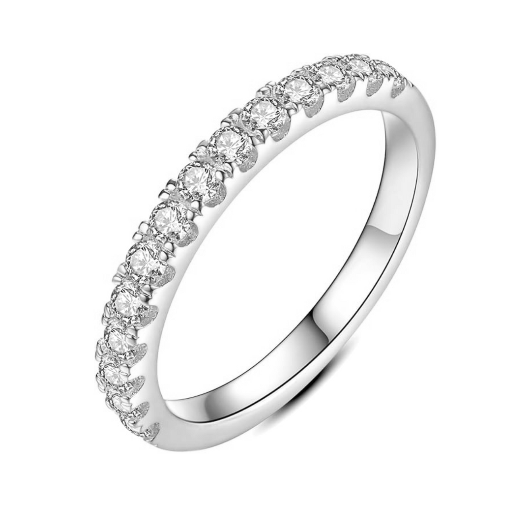 Elegant white gold ring with refined design