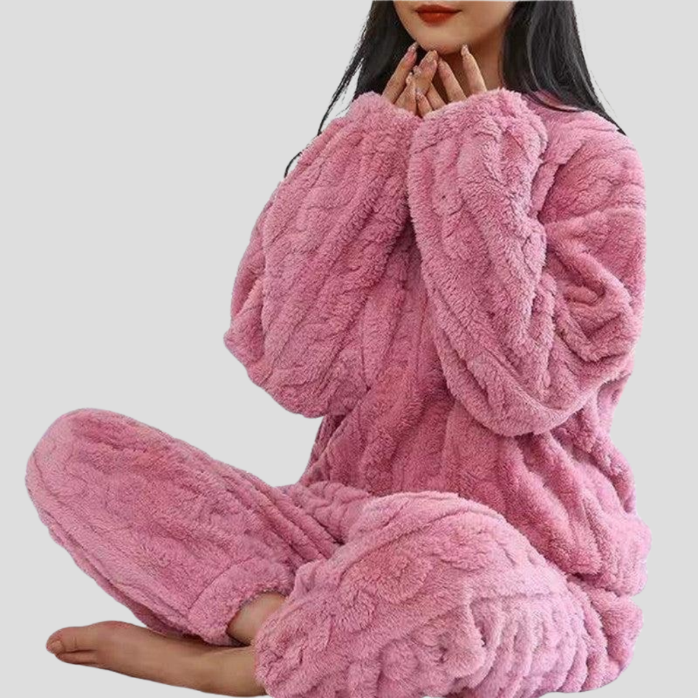 Women’s Ultra-Soft Fleece Pajama Set