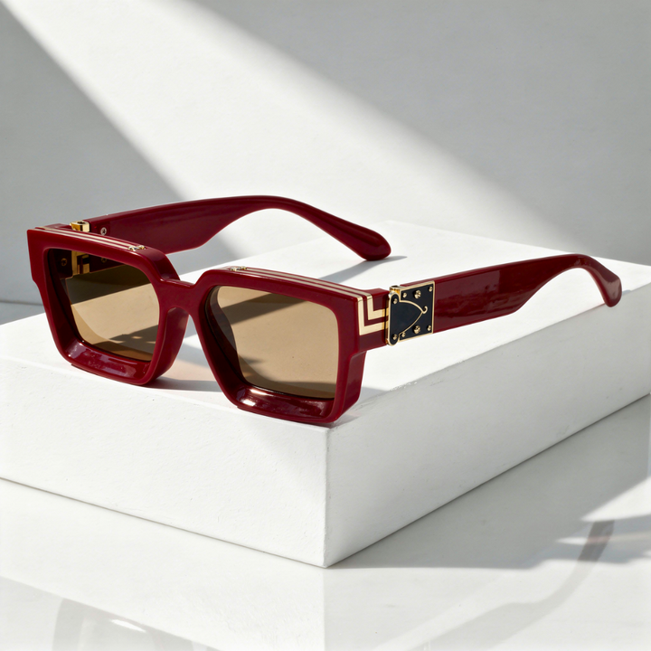Square Sunglasses with Gold-Coloured Hinge and UV400 Protection