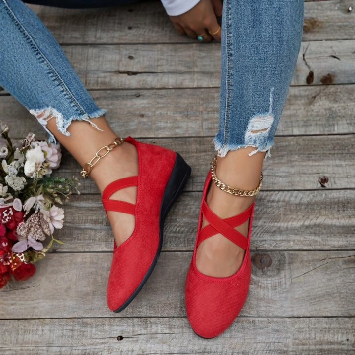 Women's Closed Wedge Ballet Flats – Comfortable Fit with Raised Heel for Everyday Wear