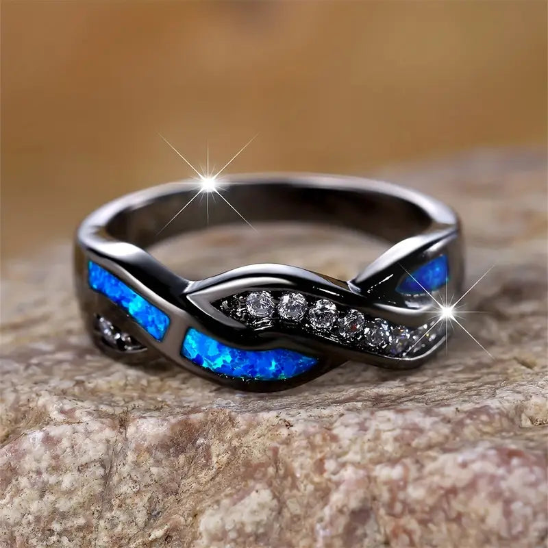 Elegant White Gold Ring with Refined Design