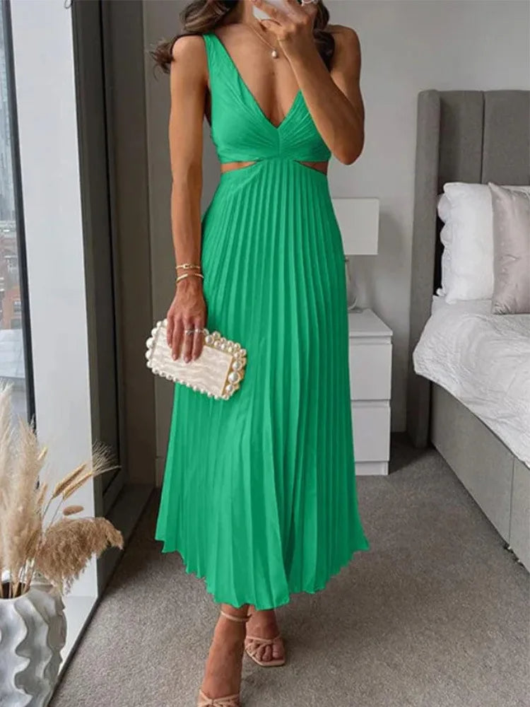 Elegant Sleeveless Dress with Open Back – Graceful Sophistication for Warm-Weather Occasions