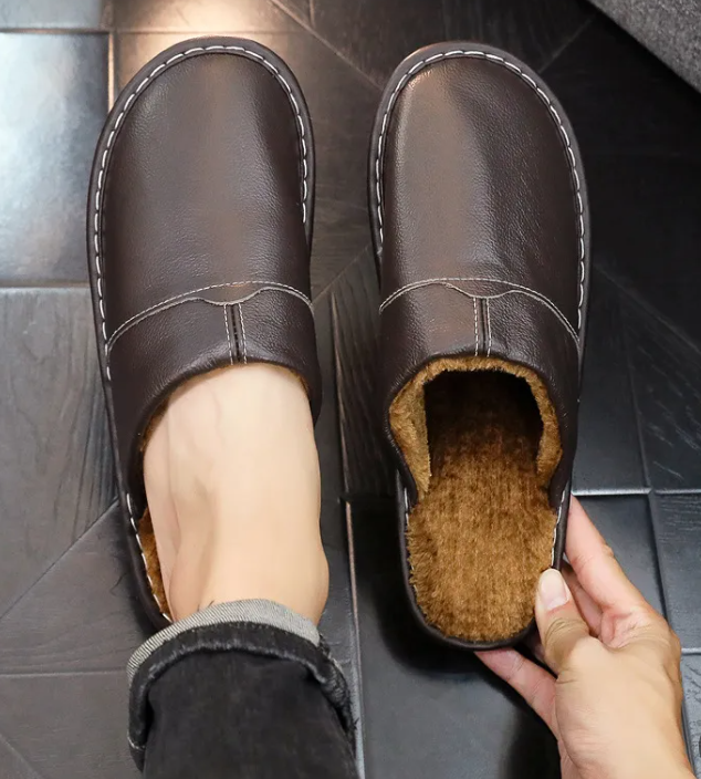 Warm lined women's slippers with non-slip sole for comfort at home