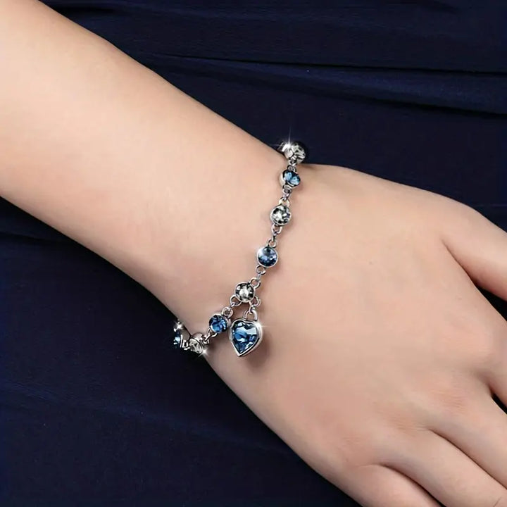 Soft shine white gold bracelet with little heart