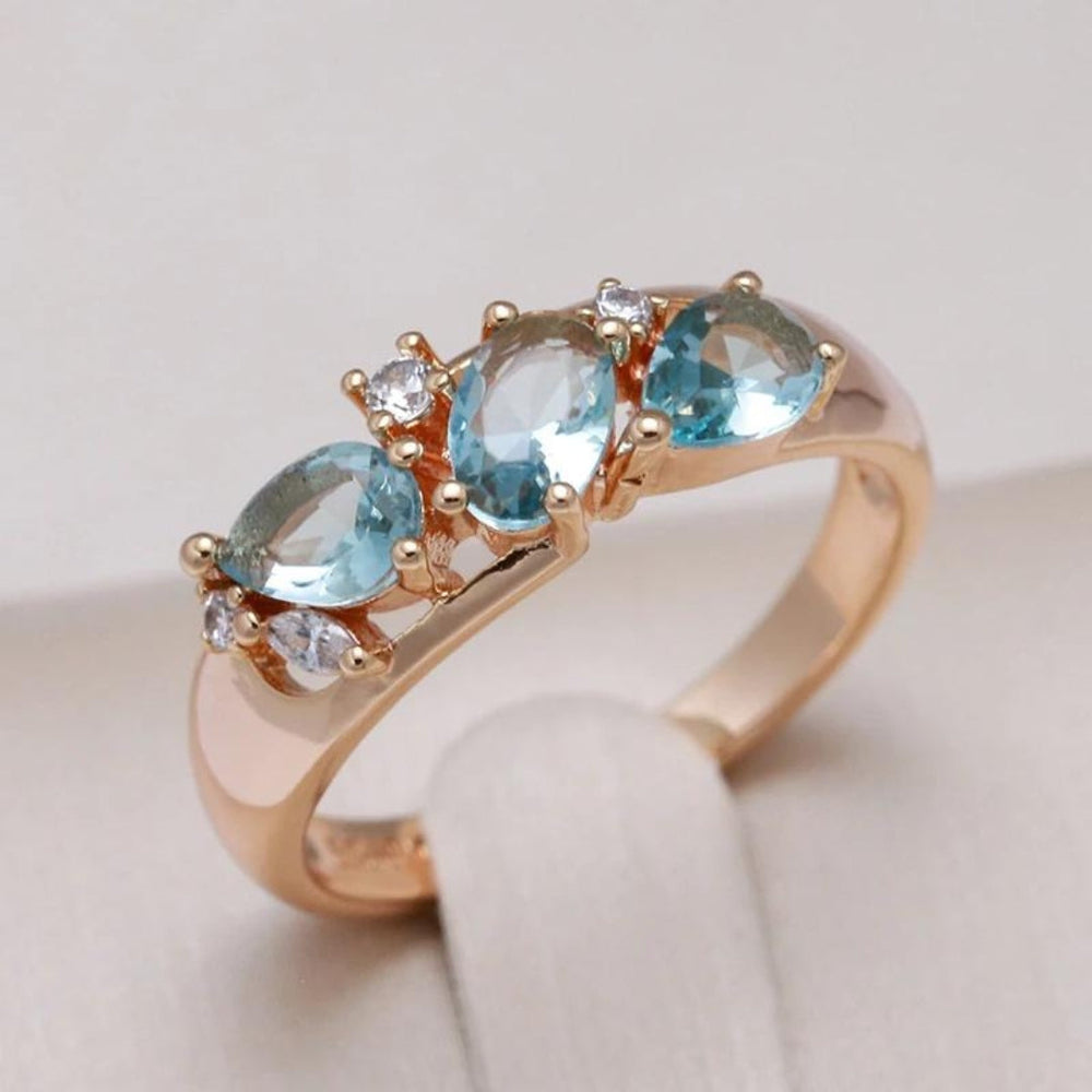 Vintage cubic zirconia ring in elegant gold