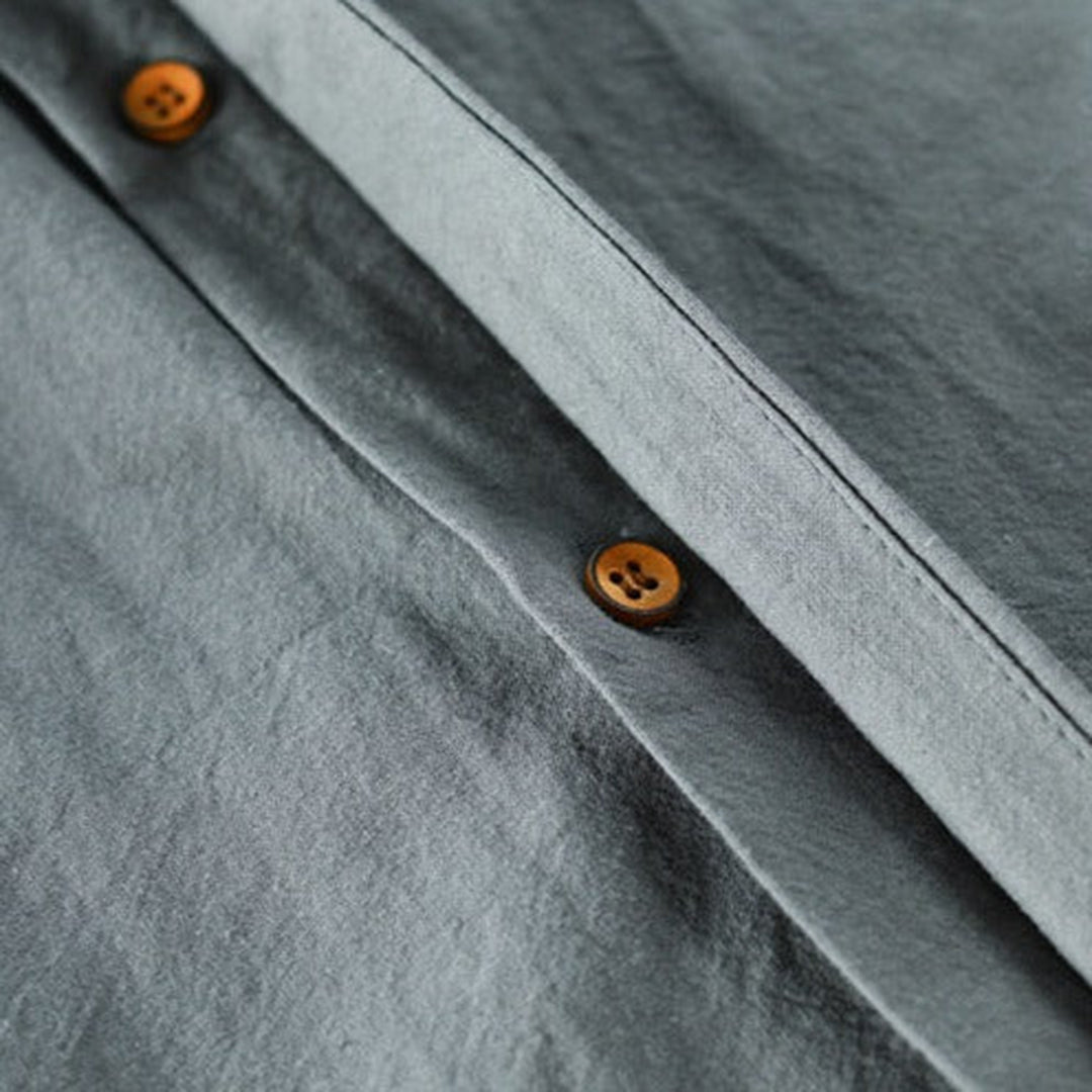 Stylish Men's Shirt - Seamlessly Blending Classic Design