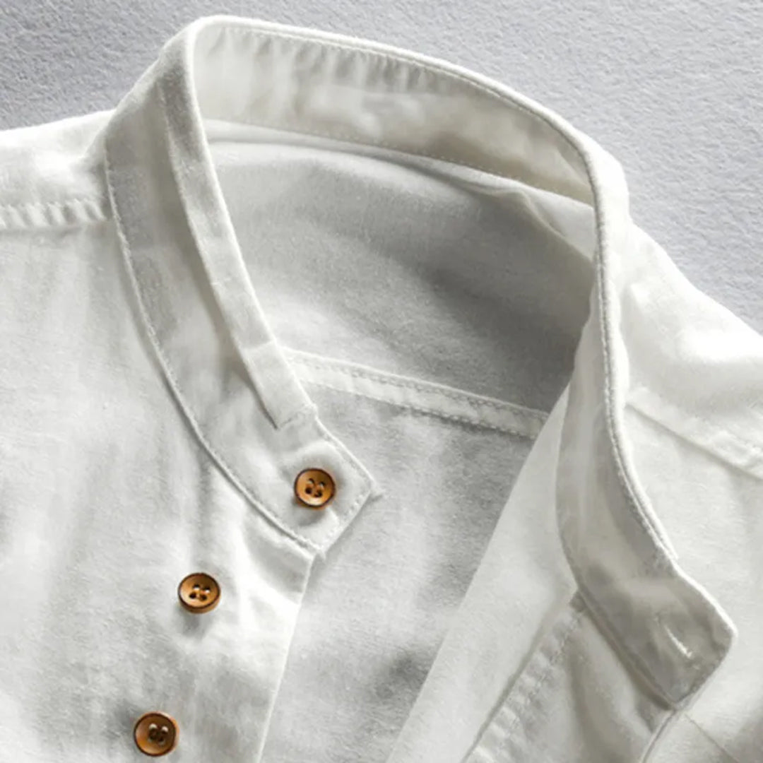 Stylish Men's Shirt - Seamlessly Blending Classic Design