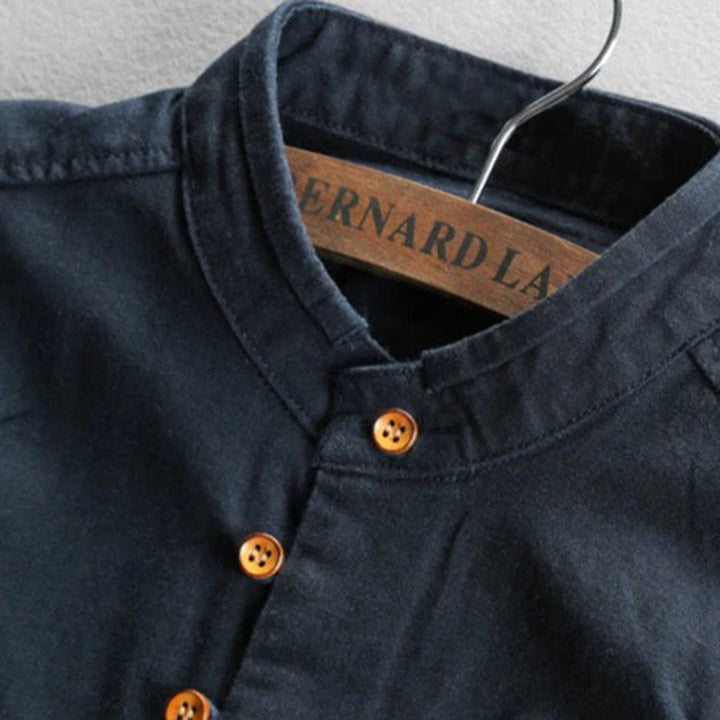 Stylish Men's Shirt - Seamlessly Blending Classic Design