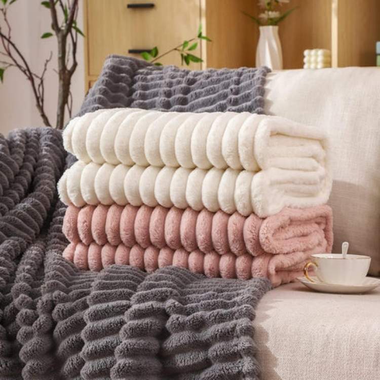 Plush Blanket Soft and Warm with Striped Design