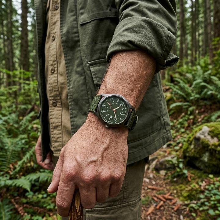Military watch with nylon strap – waterproof, shockproof, with luminous hands