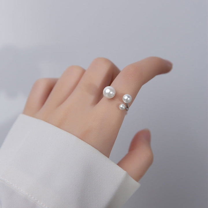 Elegant freshwater pearl ring with refined adjustability