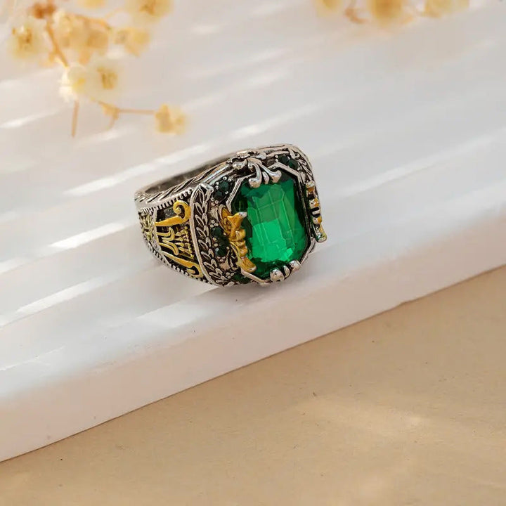 Soft mixed gold ring with refined details