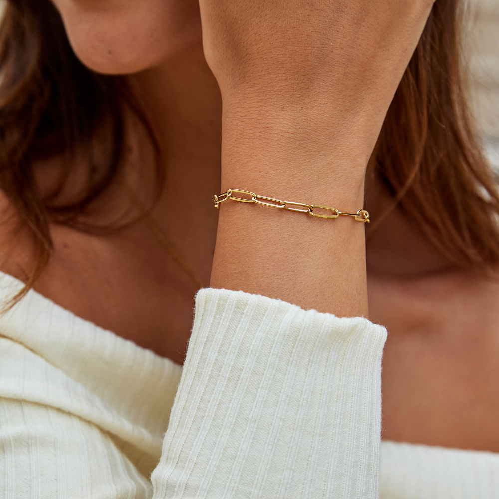 Elegant gold bracelet with refined design