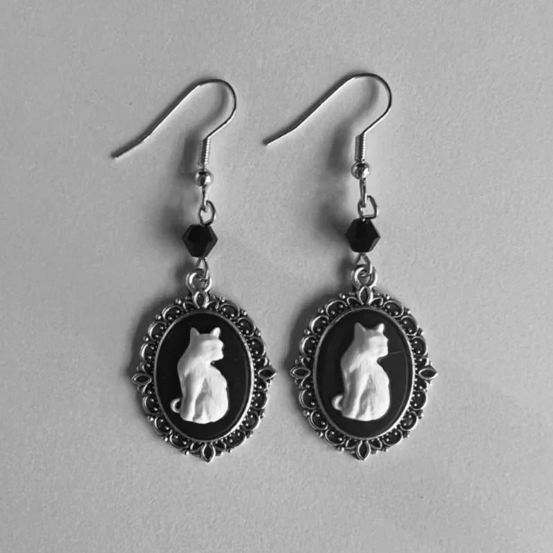 Vintage White Cat Earrings – Silver Frame Jewelry for Women