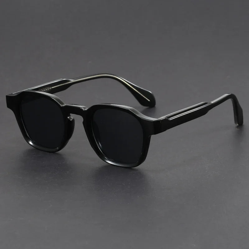Square Sunglasses Retro Design - Polycarbonate Frame