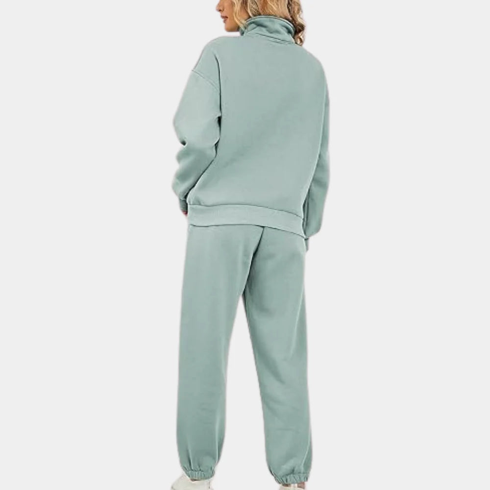 Two-Piece Tracksuit - Comfort and Style Perfectly Matched
