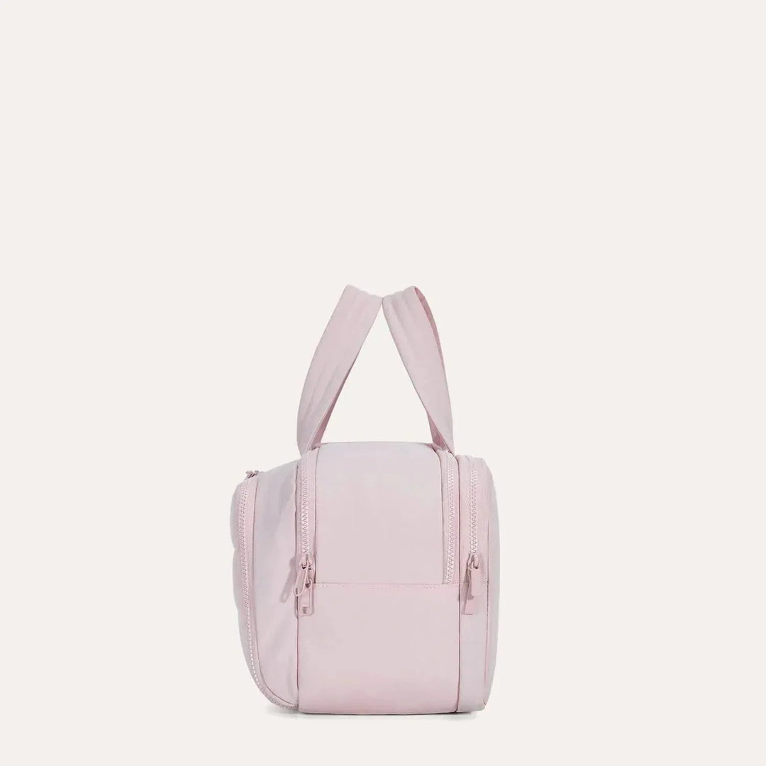 Smart wash bag - pack light, arrive fresh