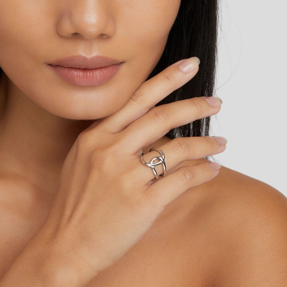 Elegant silver ring with subtle cubic zirconia details