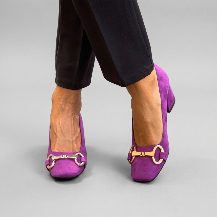 Women's Closed-Toe Block Heel Sandals