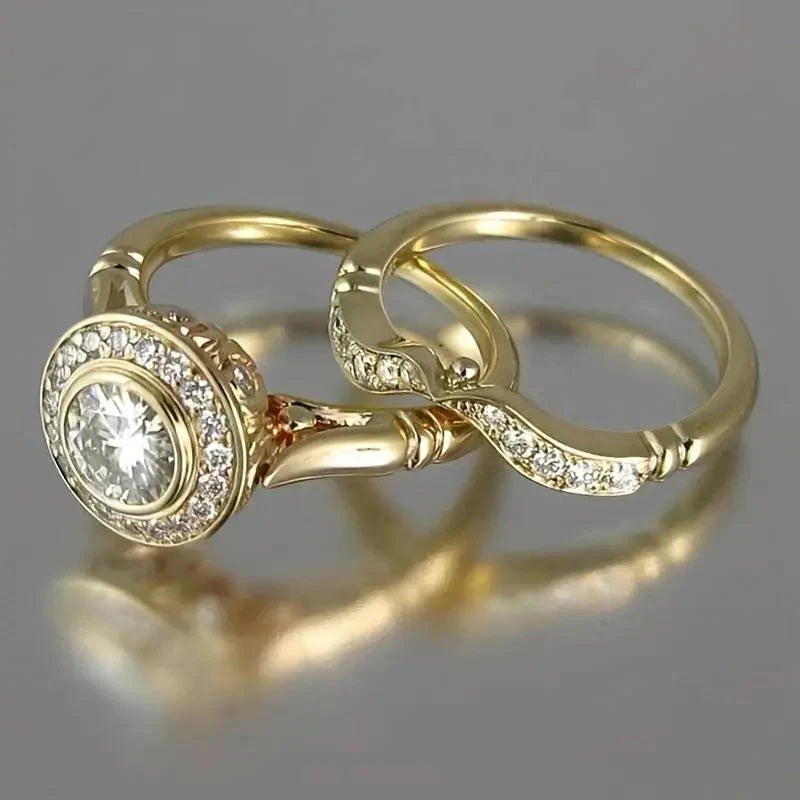 Elegant Gold Ring with Cubic Zirconia in Vintage Style