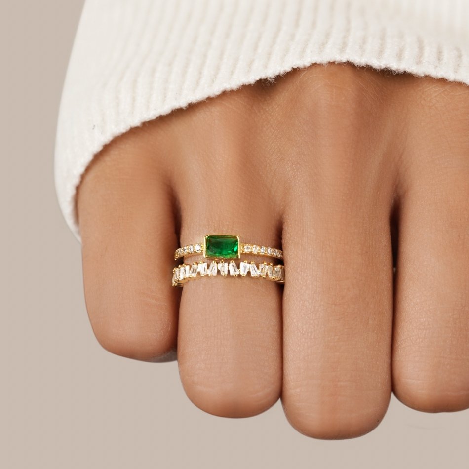 Soft shine cubic zirconia ring