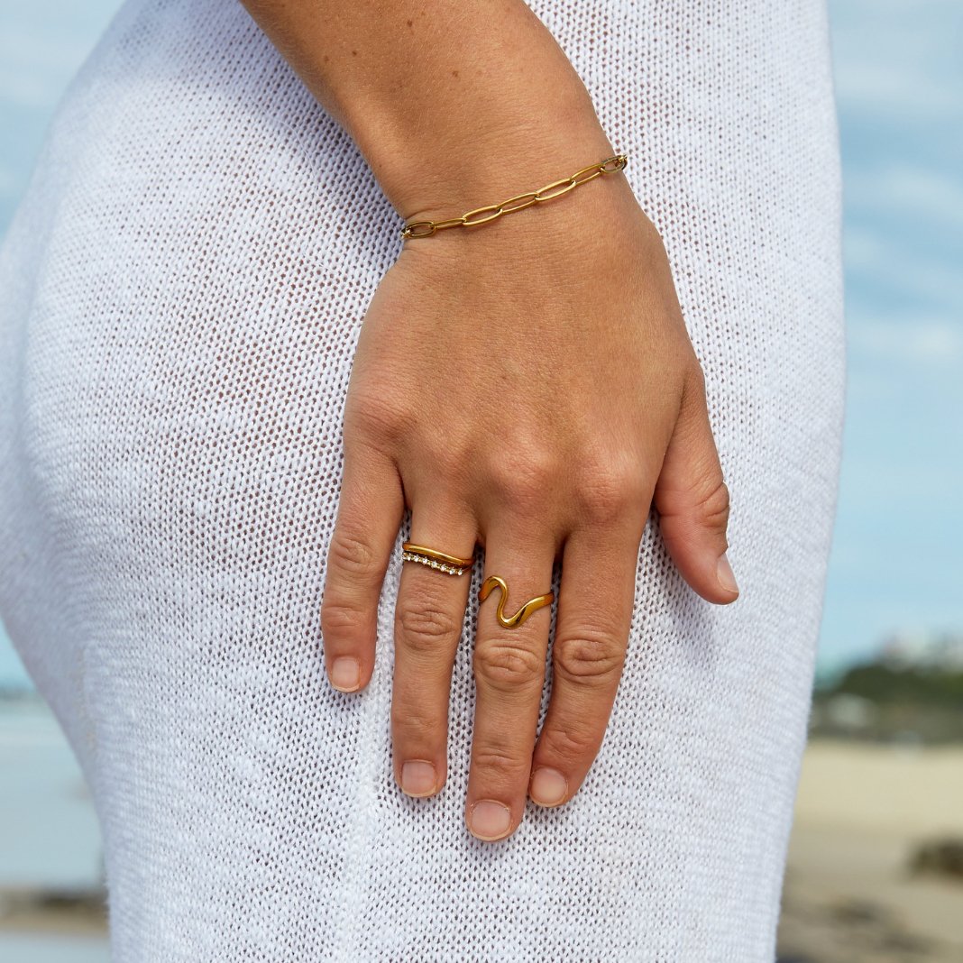 Elegant gold bracelet with refined design