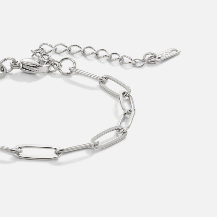 Minimalist silver bracelet with elegant links