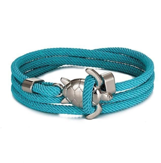 Elegant silver bracelet with sea turtle motif