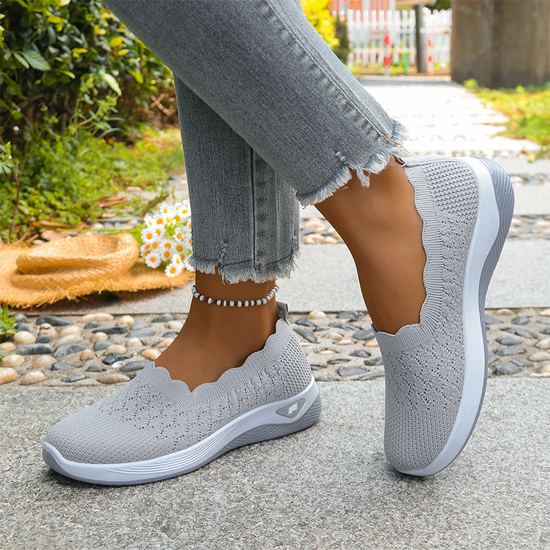 Lightweight, breathable, orthopedic walking shoes
